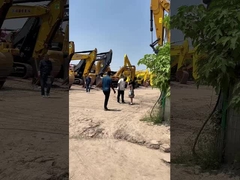 Πελάτης της Αγκόλας επιλέγει το χρησιμοποιημένο εξορυκτικό